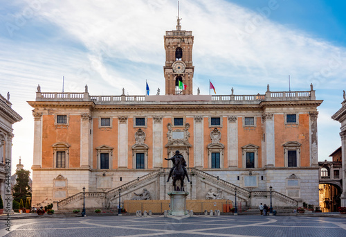 Foto Statue of Marcus Aurelius and Conservators Palace (Palazzo dei Conservatori) on