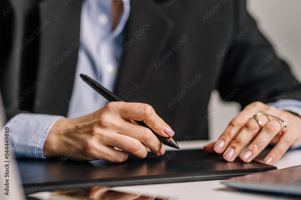 businessman working on laptop businessman working on laptop