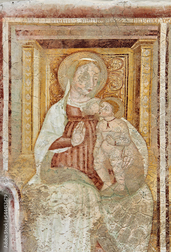 Madonna che allatta; affresco esterno della chiesa di San Giorgio a Zone (Brescia)