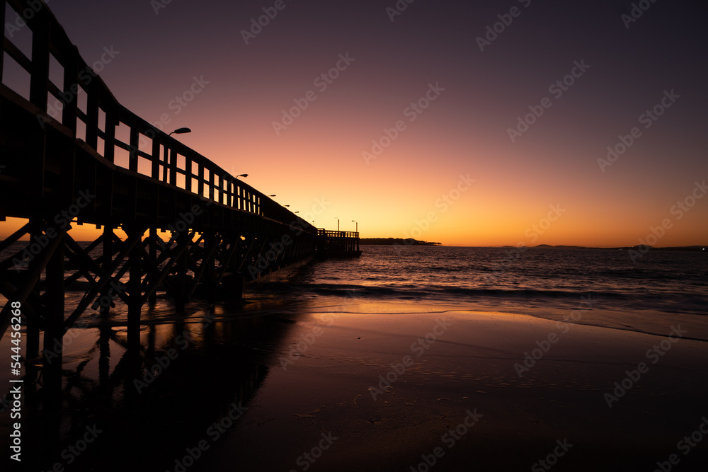 Atardecer en la playa con vista desde el mar Atardecer en la playa con vista desde el mar
