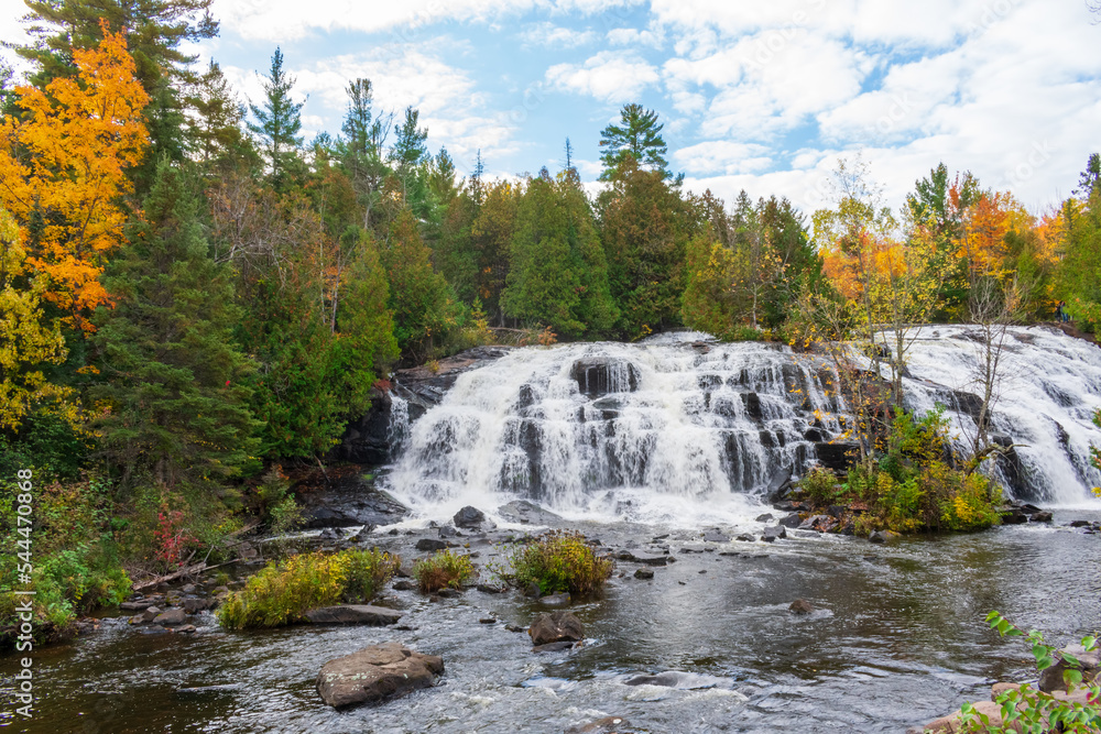 Fototapeta premium Bond Falls in autumn