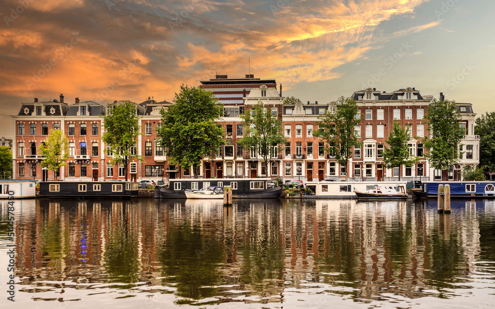 canal of amsterdam 