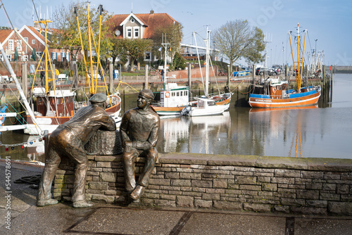 Der Hafen von Neuharlingersiel an der Nordseeküste
