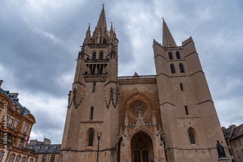 Catedral de Mende, Catedral la Basílica de nuestra señora y San Privado. Lozère, Francia.