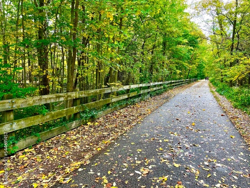 Cuadro en lienzo Monon Trail in Broad Ripple, Indianapolis, Indiana - Fall 2022