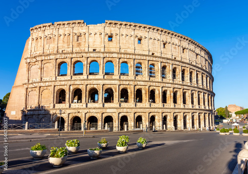 Fototapeta Naklejka Na Ścianę i Meble -  Colosseum (Coliseum) building in Rome, Italy