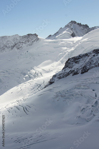 Magnifiques paysages enneigés dans les Alpes