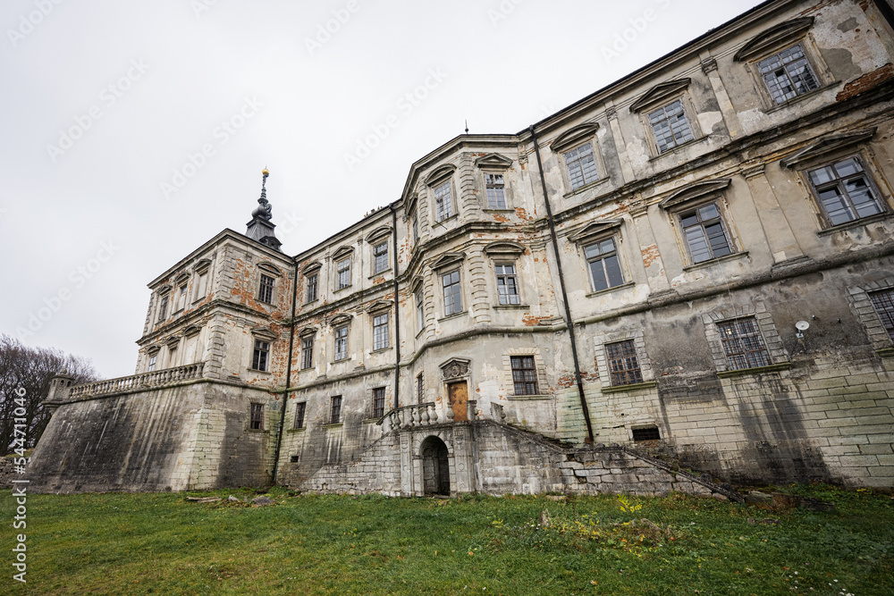 Fototapeta premium Old palace Pidhirtsi Castle, Lviv region, Ukraine.