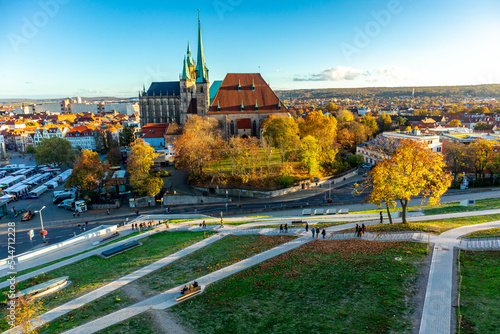 Stadtbummel durch die Landeshauptstadt Erfurt an einem sonnigen Herbsttag - Thüringen - Deutschland