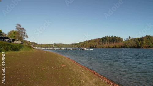 Bootssteg mit See im Hintergrund - Bevertalsperre Käfernberg Hückeswagen photo