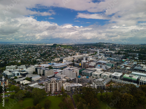 Fototapeta Naklejka Na Ścianę i Meble -  Auckland City Skyline from above Kings Domain