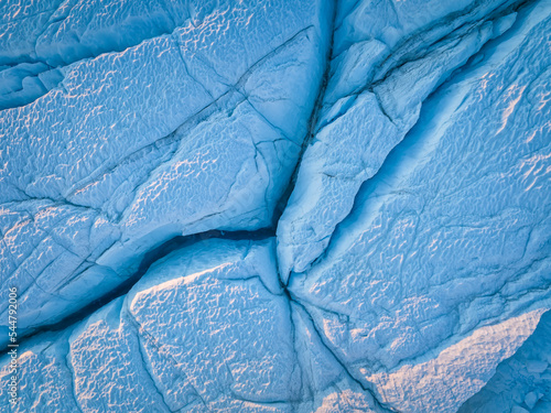 Wallpaper Mural Texturas y grietas sobre la superficie de un icebrerg  Torontodigital.ca