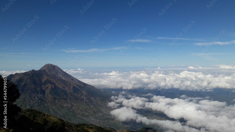 Obraz premium Beautiful Mount Merapi from Mount Lawu