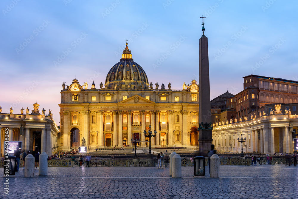 St. Peter's basilica on St. Peter's square in Vatican, center of Rome, Italy - obrazy, fototapety, plakaty 