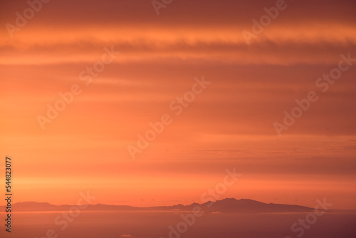 Amaneciendo con la isla de Fuerteventura al fondo