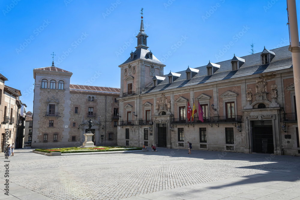 La Plaza de la Villa, a medieval square used to be a central square of Madrid