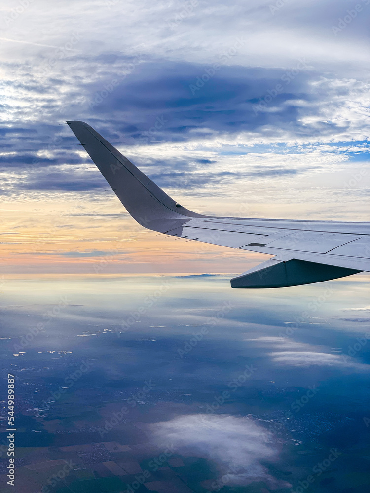 Obraz premium wing of airplane