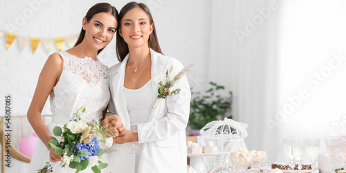 Beautiful lesbian couple du...