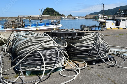 漁港に置かれた漁師の漁具