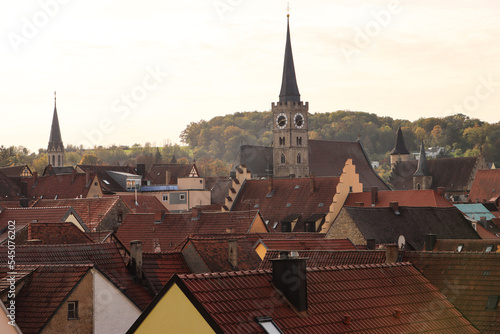 Ochsenfurt am Main  Altstadtdächer mit Stadtkirche St. Andreas und Rathaus © holger.l.berlin