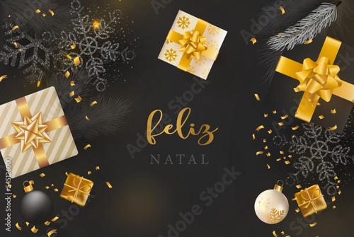 cartão ou banner para desejar um feliz natal em ouro e cinza em um fundo preto com presentes, floco de neve, pena, bola de natal