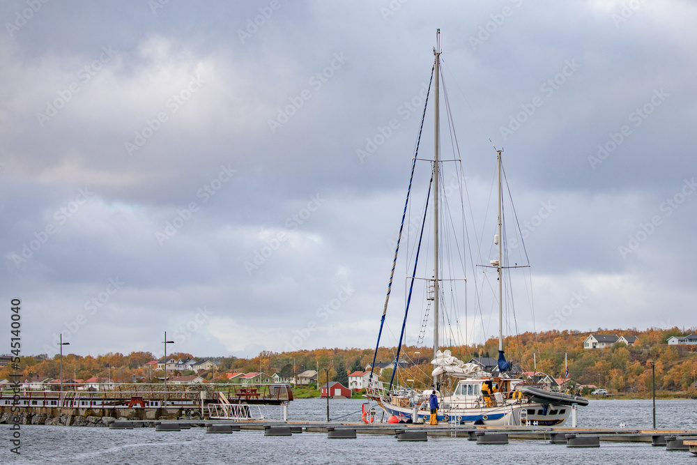 DUEN III is a Sailing Vessel that was built in 1989 and is sailing under the flag of Norway. Here in Brønnøysund port
