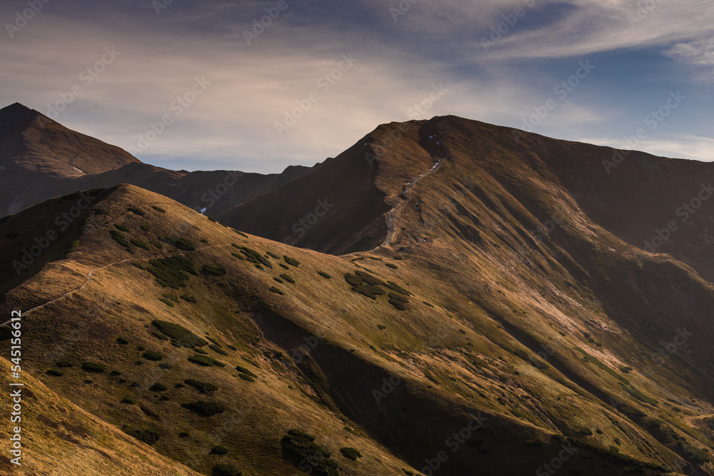 Naklejka premium sunset in the mountains