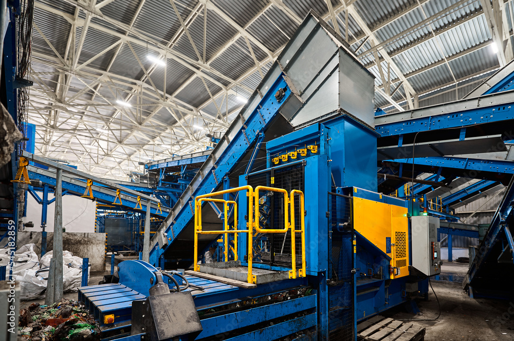Machine for compacting household waste. Compaction of garbage into briquettes and bales.