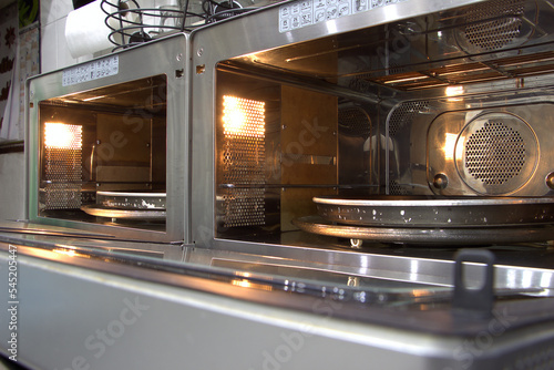 Fototapeta Naklejka Na Ścianę i Meble -  Gastronomie Küche Backofen