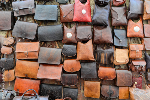 Lederwaren, Taschen, Souvenirs, Essaouira, Marokko, Afrika ©  Egon Boemsch