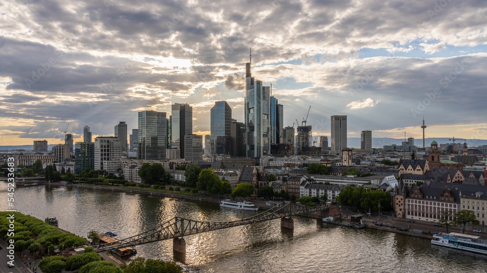 Fototapeta premium Beautiful shot of Frankfurt city, Germany, during a sunset