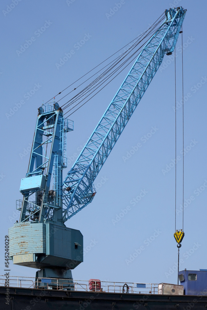 Hafenkran in der Verladeanlage von Hamburg im Containerhafen Hafenkran in der Verladeanlage von Hamburg im Containerhafen