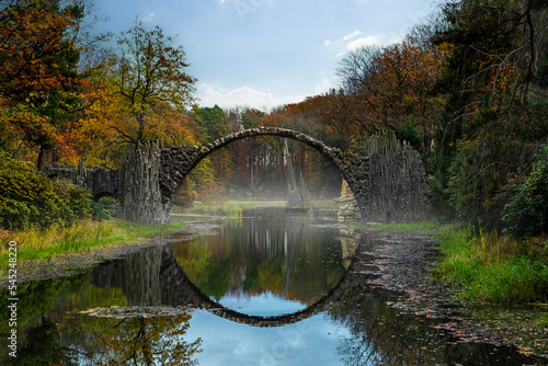 Rakotzbrücke  im Herbst