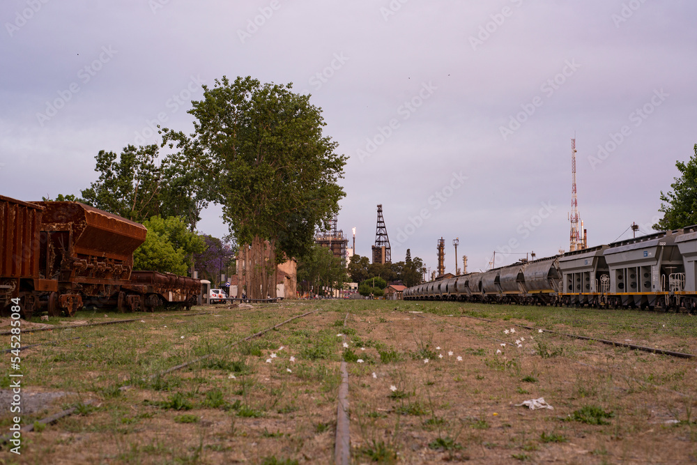 Antiguas vías de tren en Campana, Buenos Aires, Argentina Antiguas vías de tren en Campana, Buenos Aires, Argentina