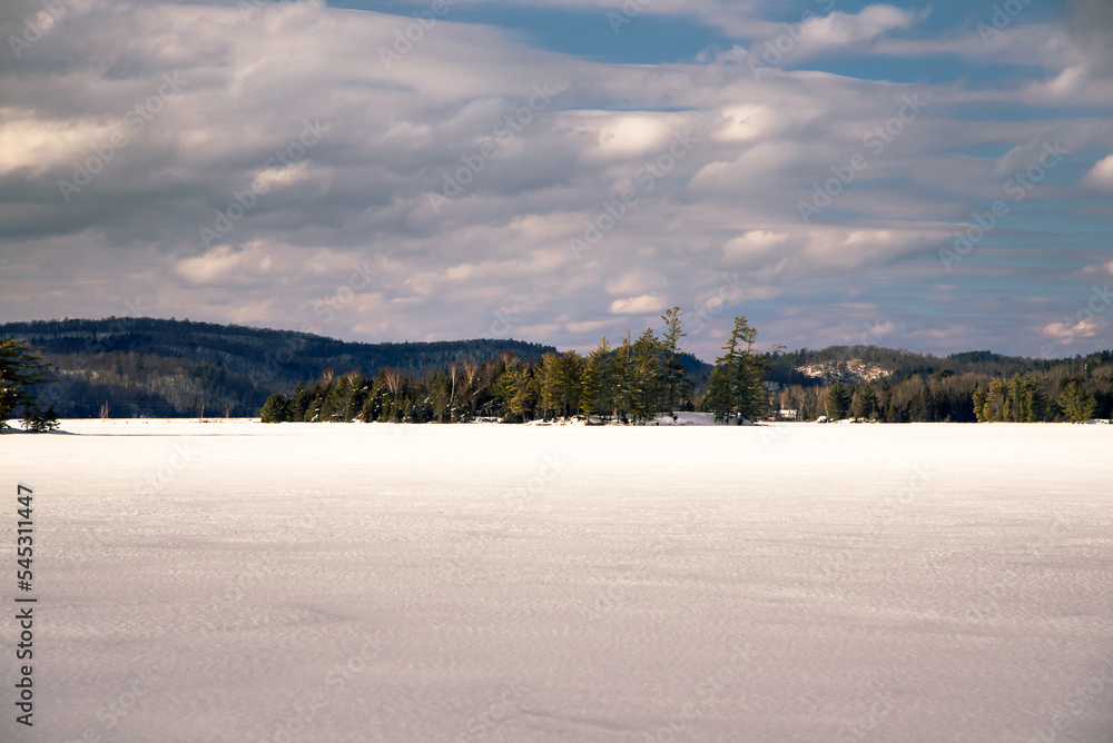 Winter scene on Réservoir L'Escalier