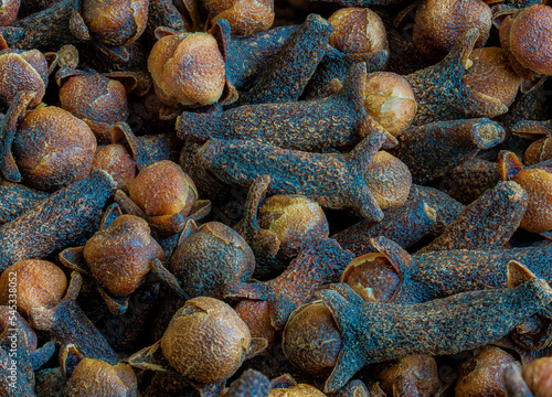 Cloves Macro
