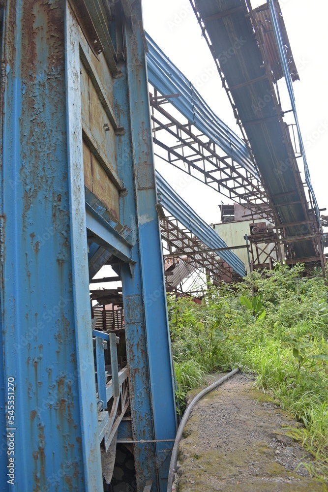 Obraz premium abandoned stone crusher plant in india