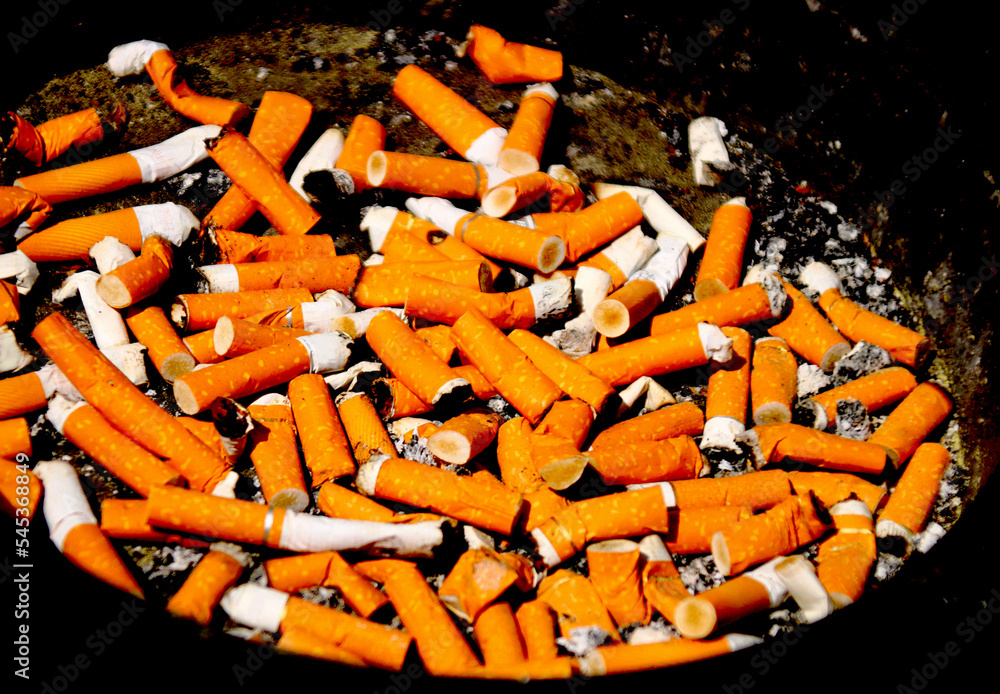 Collic Edelstahl Aschenbecher Groß - Winddicht Für Garten & Outdoor