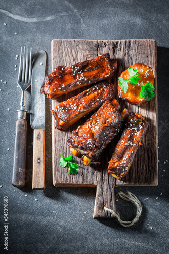 Hot and spicy roasted ribs served with mashed potatoes.