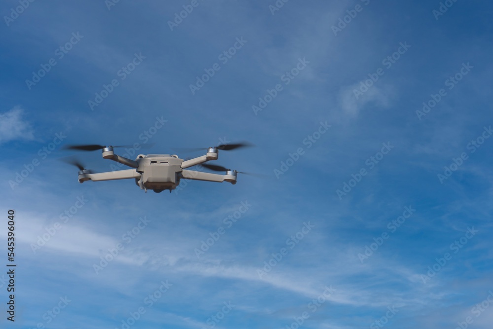 Fototapeta premium Drone in volo