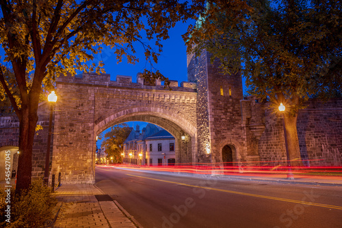 Obraz na płótnie the old town of Quebec is protected by stone walls, here is one of the 3 gates. w salonie