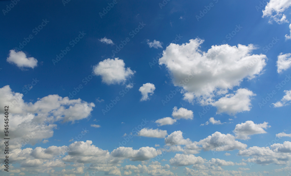 Fototapeta premium Sky with blue and white cloud beautiful nature background.