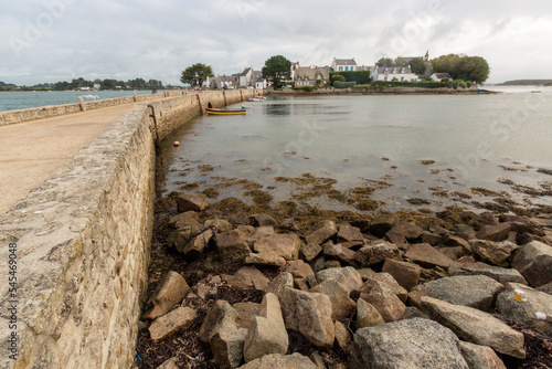 L'île de Saint-Cado est une île du Morbihan située dans la rivière d'Étel, en face du village de Saint-Cado, sur la commune de Belz © jef 77