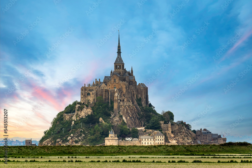 Obraz premium Mont Saint-Michel a former male Benedictine monastery