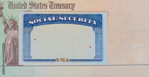 Fotografía US IRS Internal Revenue Service income tax form with supporting documents