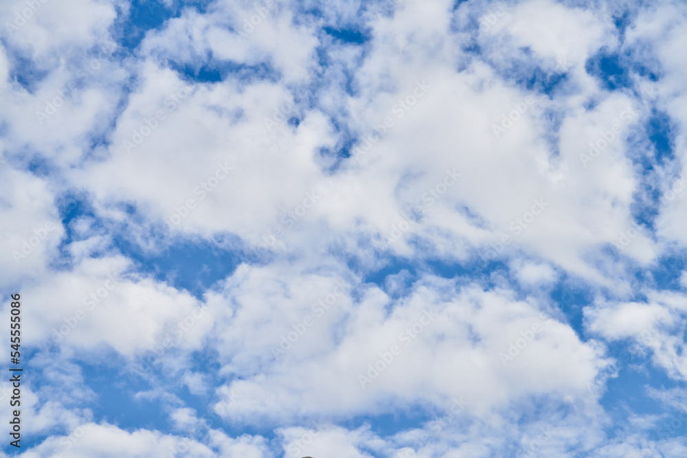 Fototapeta premium Beatiful blue sky with clouds on a sunny day