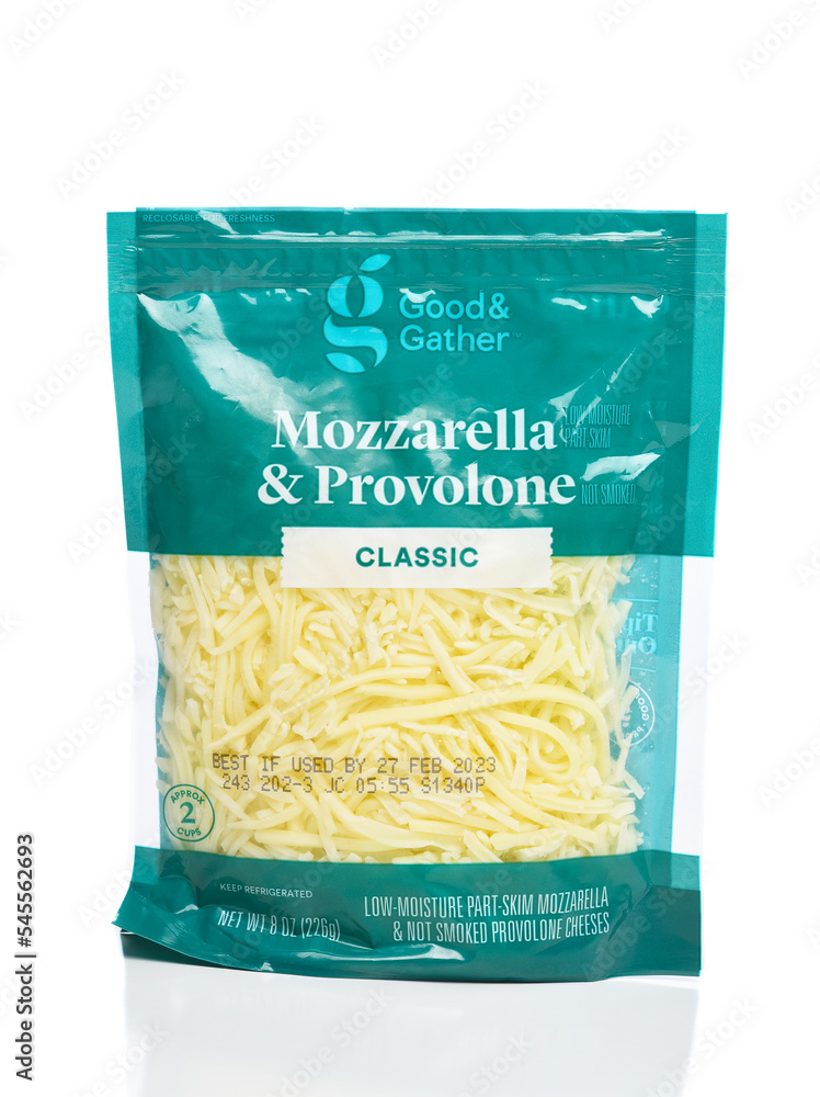 IRIVNE, CALIFORNIA 12 NOV 2022 A bag of Good and Gather shredded