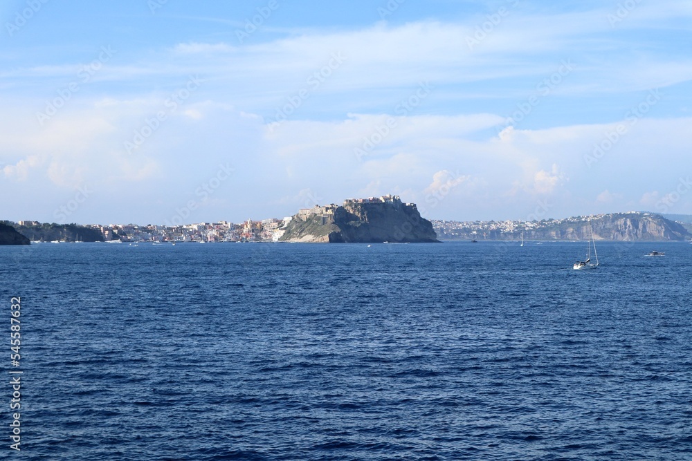 Procida - Terra Murata a Punta dei Monaci dal traghetto