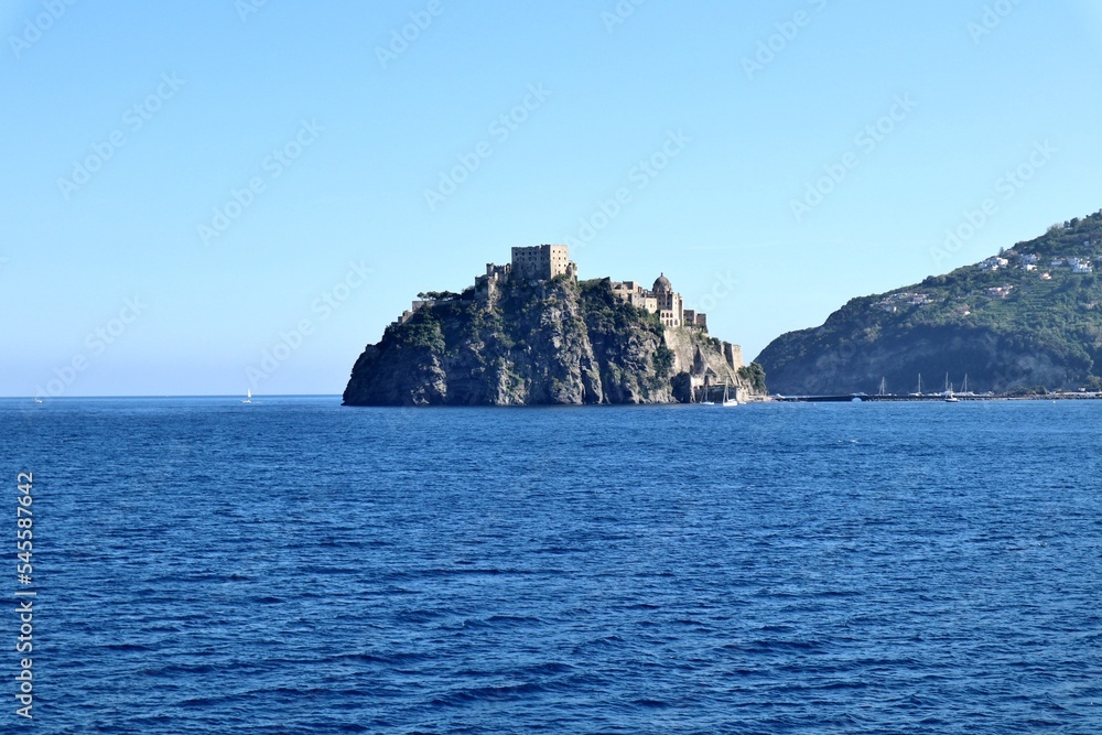 Ischia - Castello Aragonese di Ischia Ponte dal traghetto