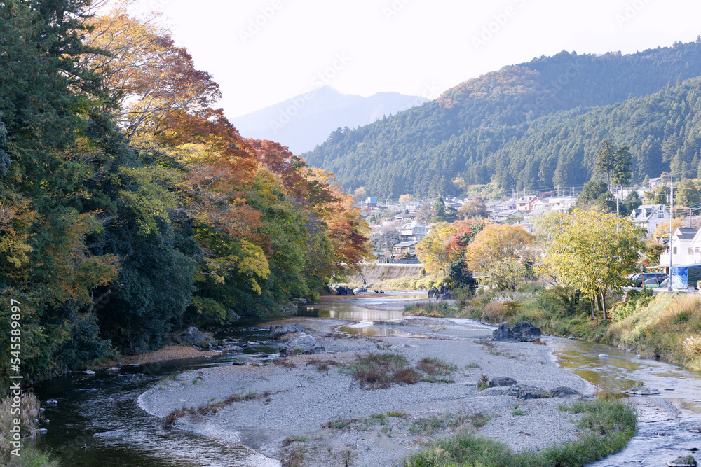 あきる野市、小和田橋から見た上流の風景 あきる野市、小和田橋から見た上流の風景